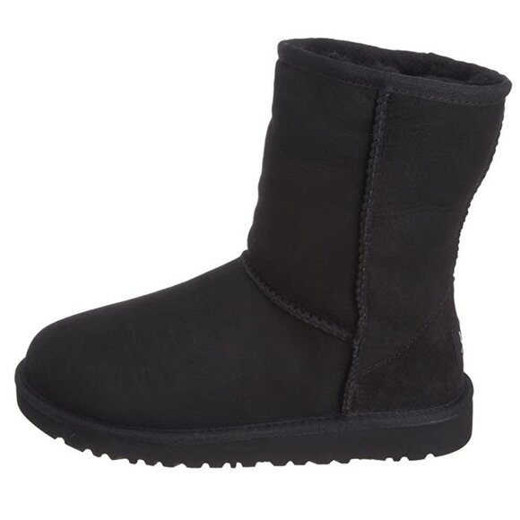 💥 UGG Unisex Kids Classic Short Boots - Picture 2 of 6